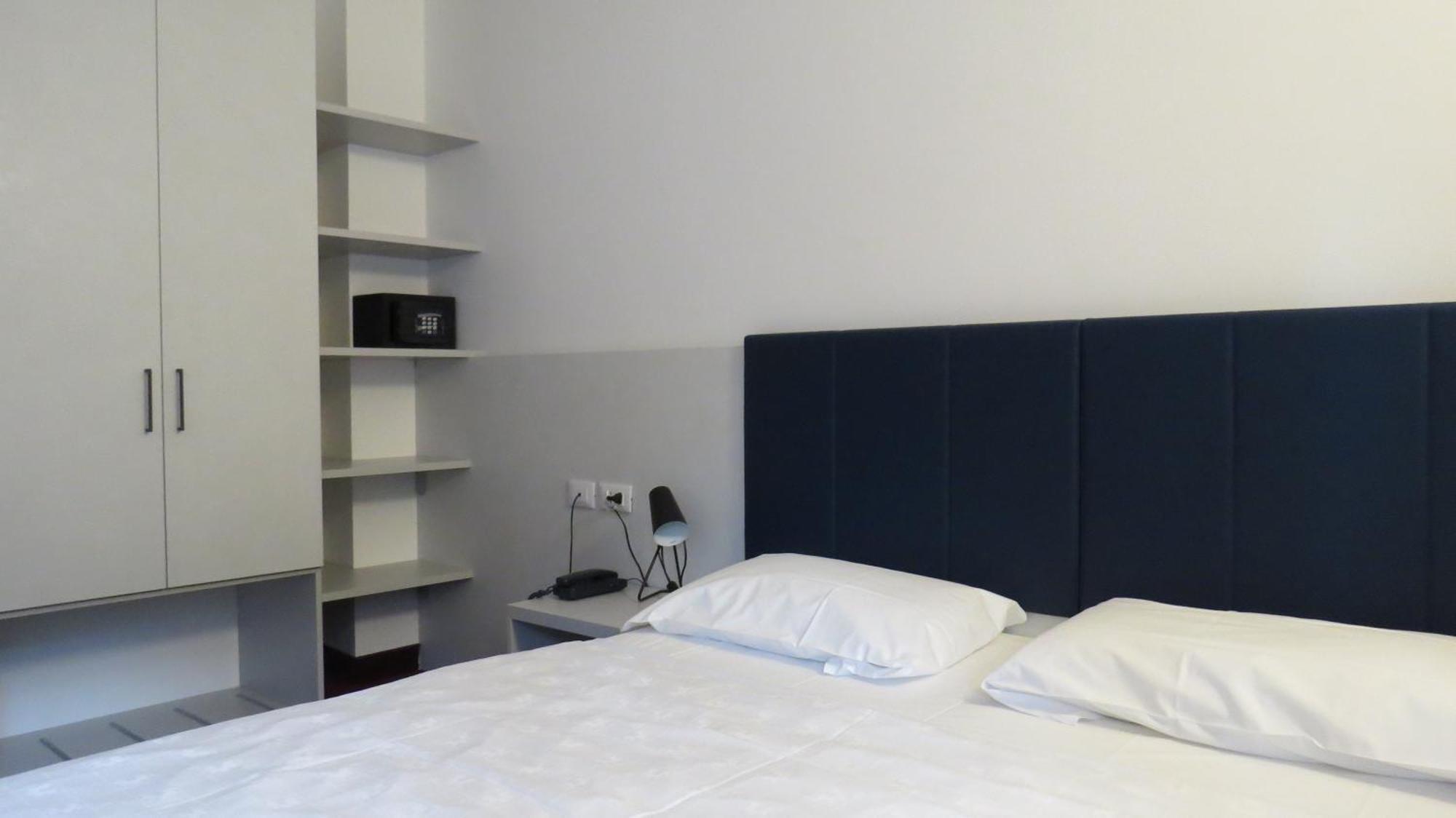 Hotel Villa Claudia Torbole Sul Garda Szoba fotó