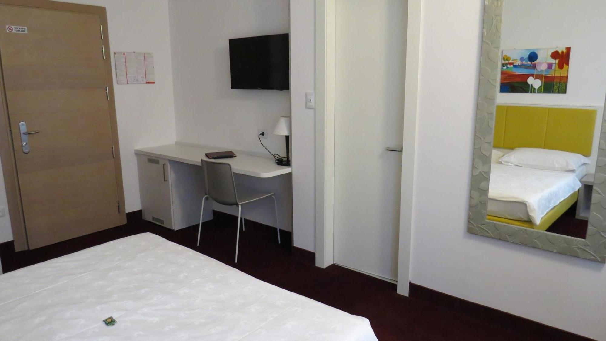 Hotel Villa Claudia Torbole Sul Garda Szoba fotó